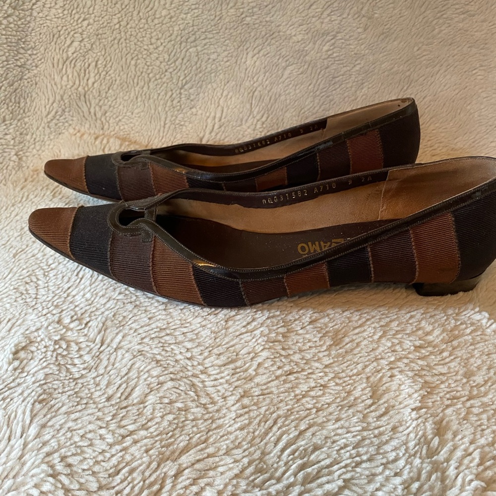 Vintage Salvatore Ferragamo Brown Flats - Picture 4 of 11